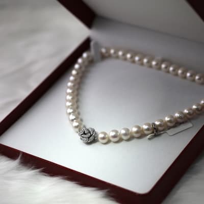 سرویس طلا شامل گردنبند و گوشواره